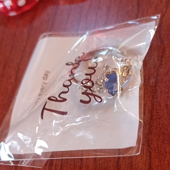 ♥️ 5 / $20 Silver and Deep Blue Gemstone Ring Size 7 💙 - Picture 12 of 12